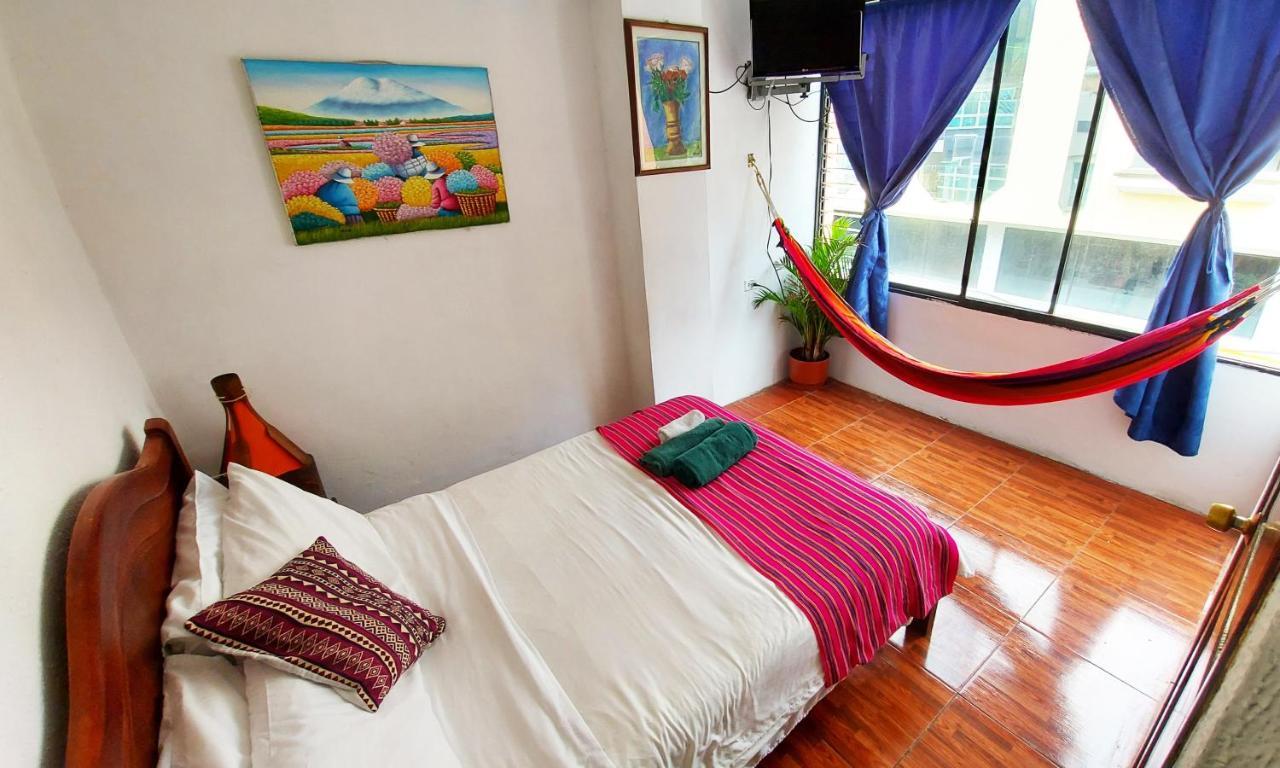 באניוס Erupcion Art Hotel & Hostel מראה חיצוני תמונה