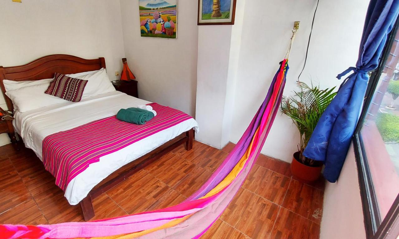 באניוס Erupcion Art Hotel & Hostel מראה חיצוני תמונה