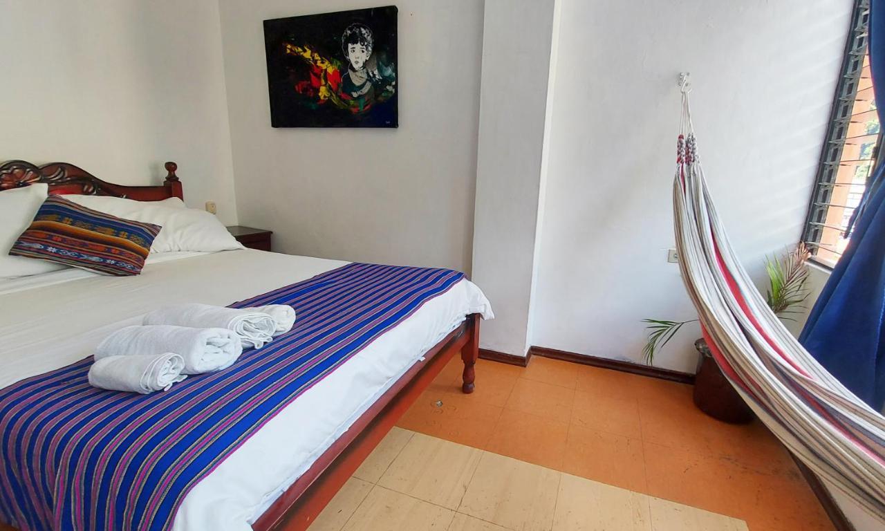 באניוס Erupcion Art Hotel & Hostel מראה חיצוני תמונה
