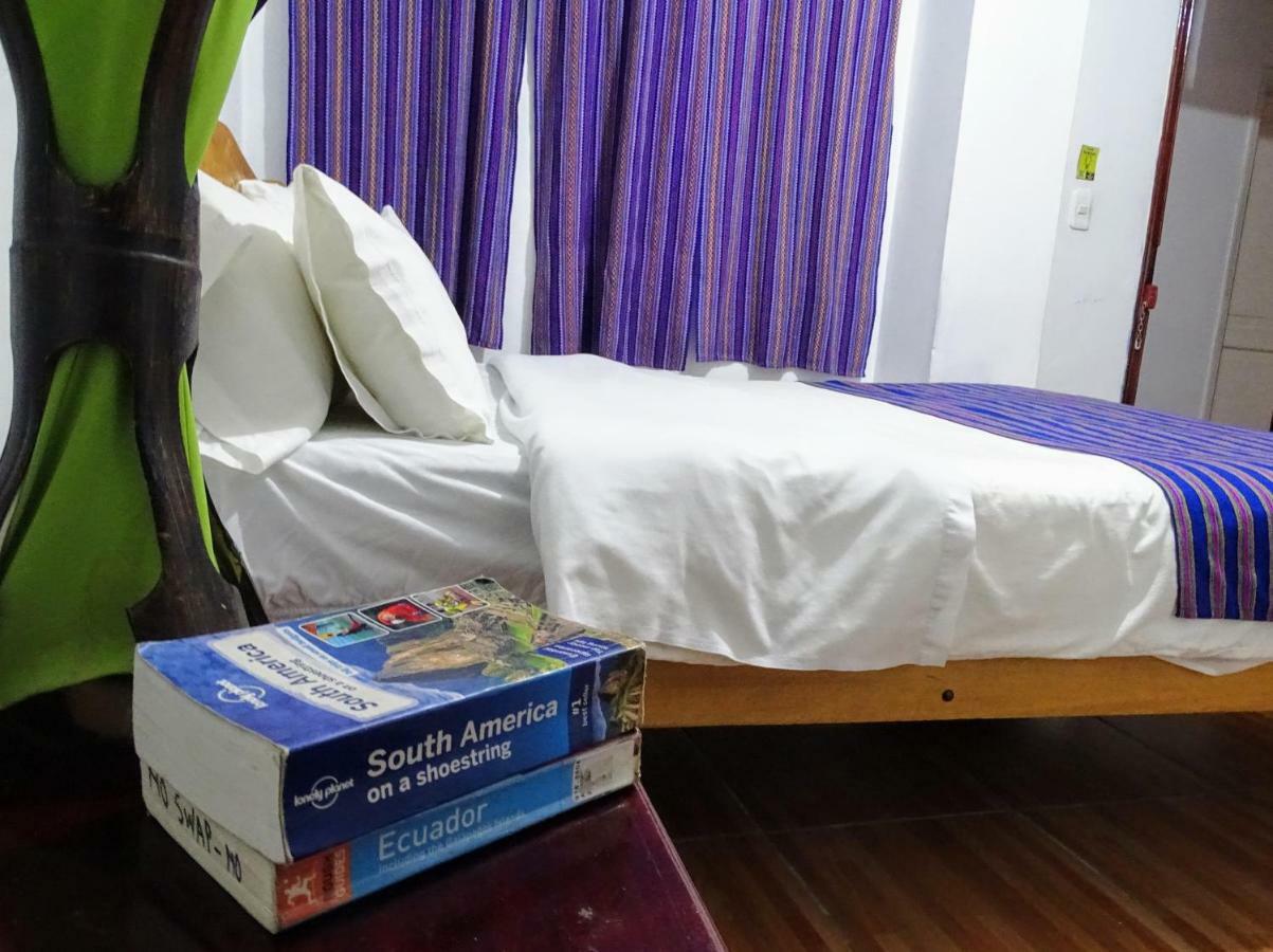 באניוס Erupcion Art Hotel & Hostel מראה חיצוני תמונה