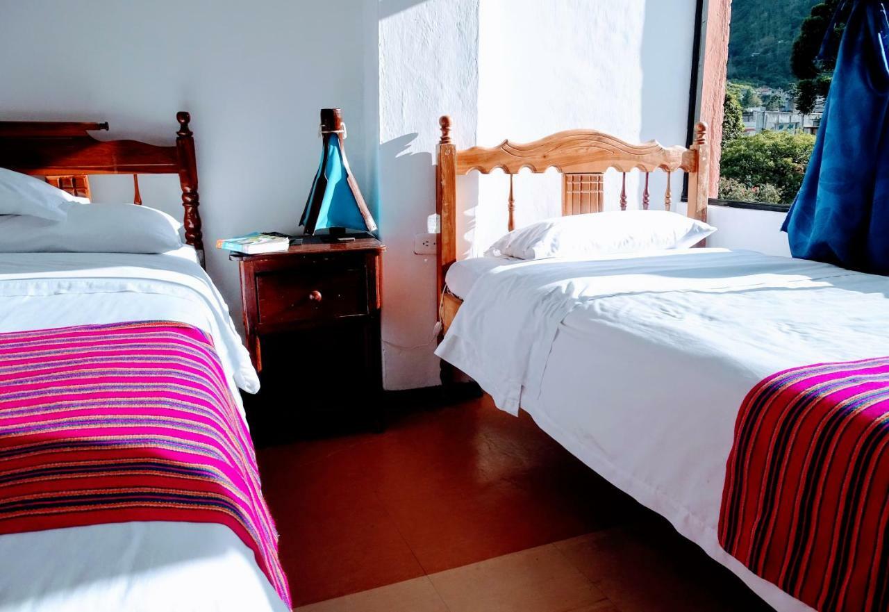 באניוס Erupcion Art Hotel & Hostel מראה חיצוני תמונה