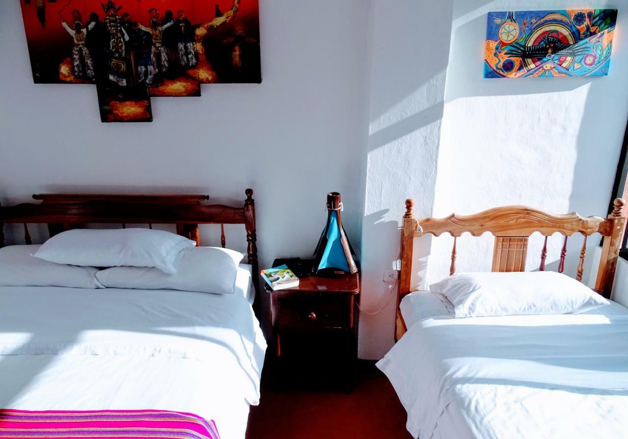 באניוס Erupcion Art Hotel & Hostel מראה חיצוני תמונה