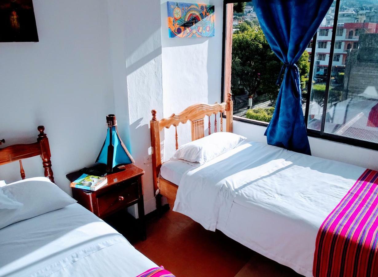 באניוס Erupcion Art Hotel & Hostel מראה חיצוני תמונה