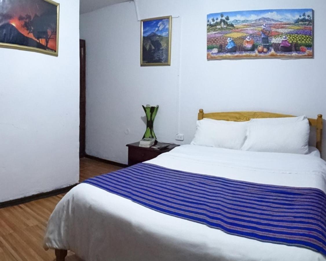 באניוס Erupcion Art Hotel & Hostel מראה חיצוני תמונה